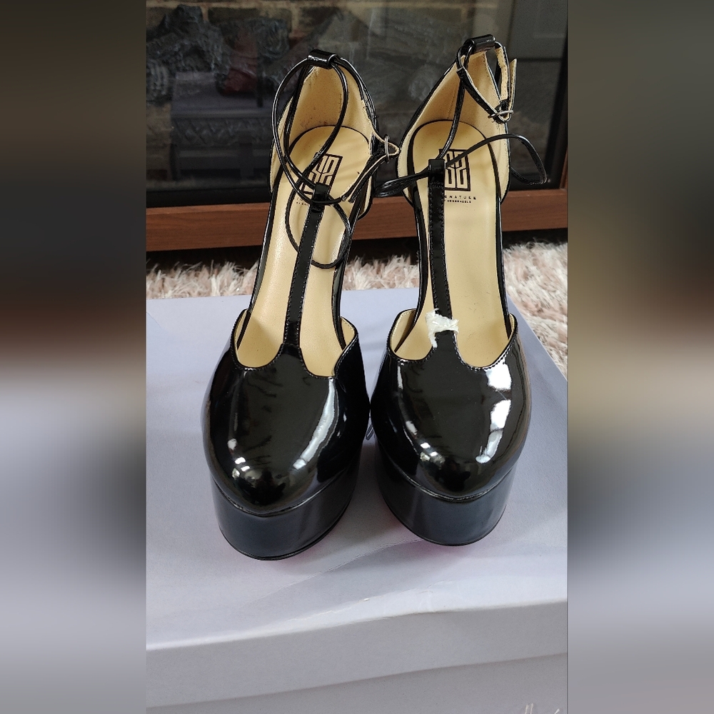 Shoe Dazzle Glossy Black Platform Heels